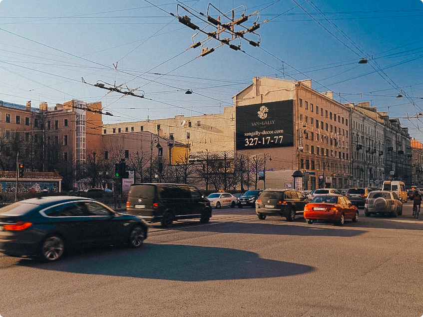 Installing Outdoor Advertising in Russian's Iconic Places