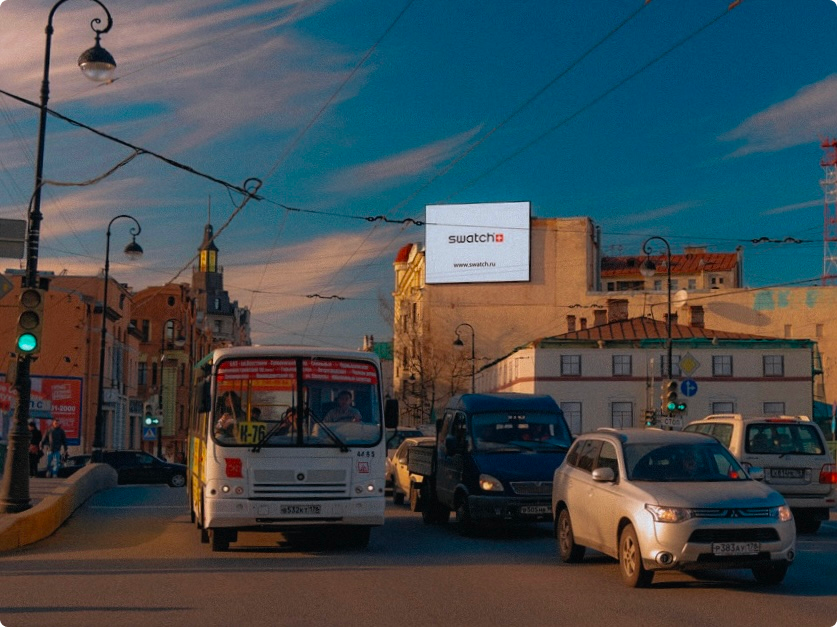 Installing Outdoor Advertising in Russian's Iconic Places