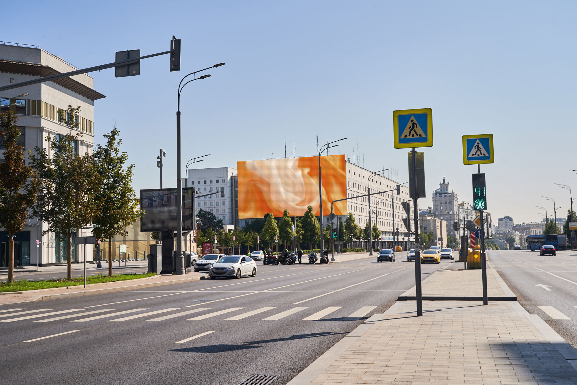 Digital Screen on Sadovaya-Samotechnaya, 1 4