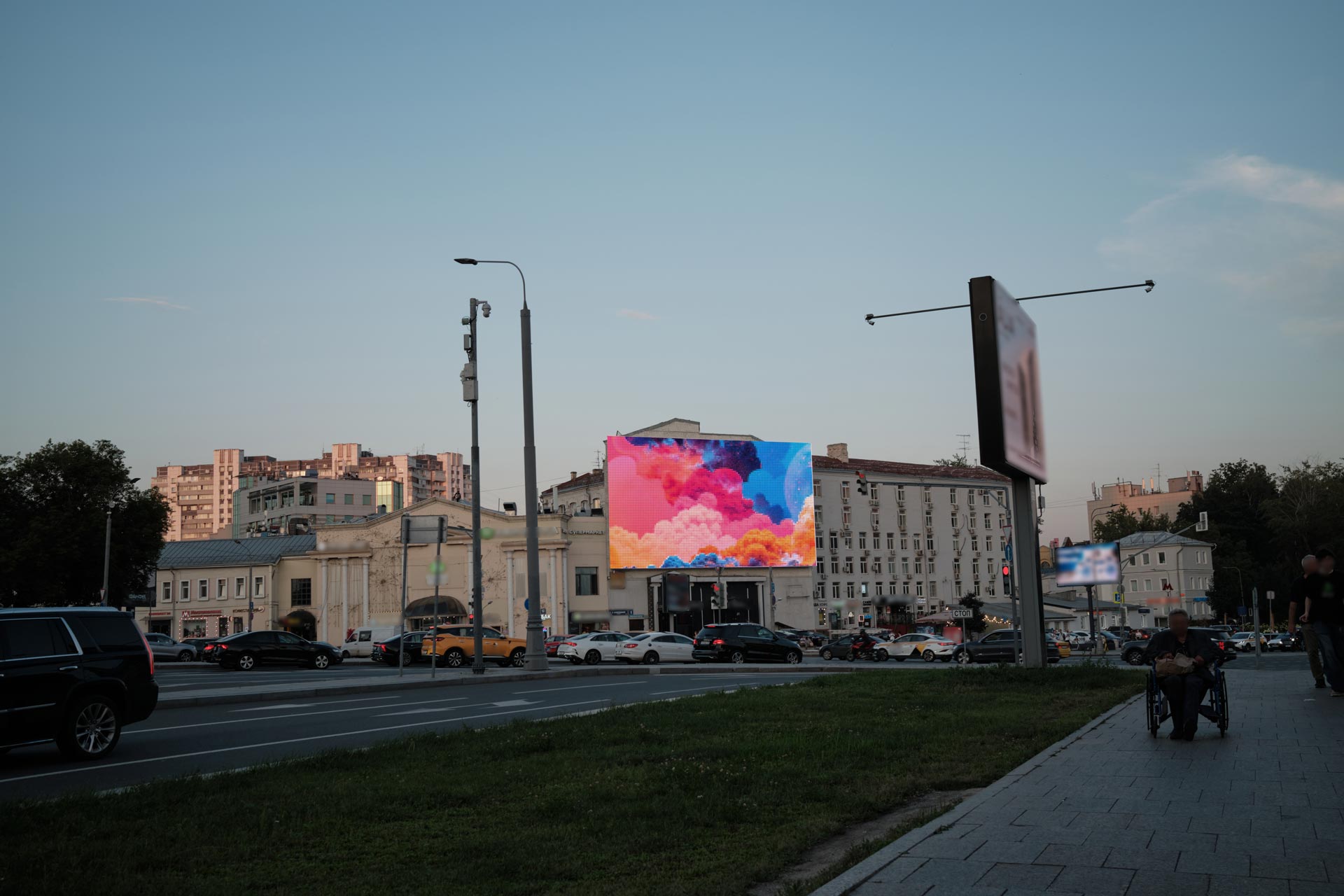Digital Screen on 1 Bolshie Kamenschiki St. (Taganskaya Sq.) 3