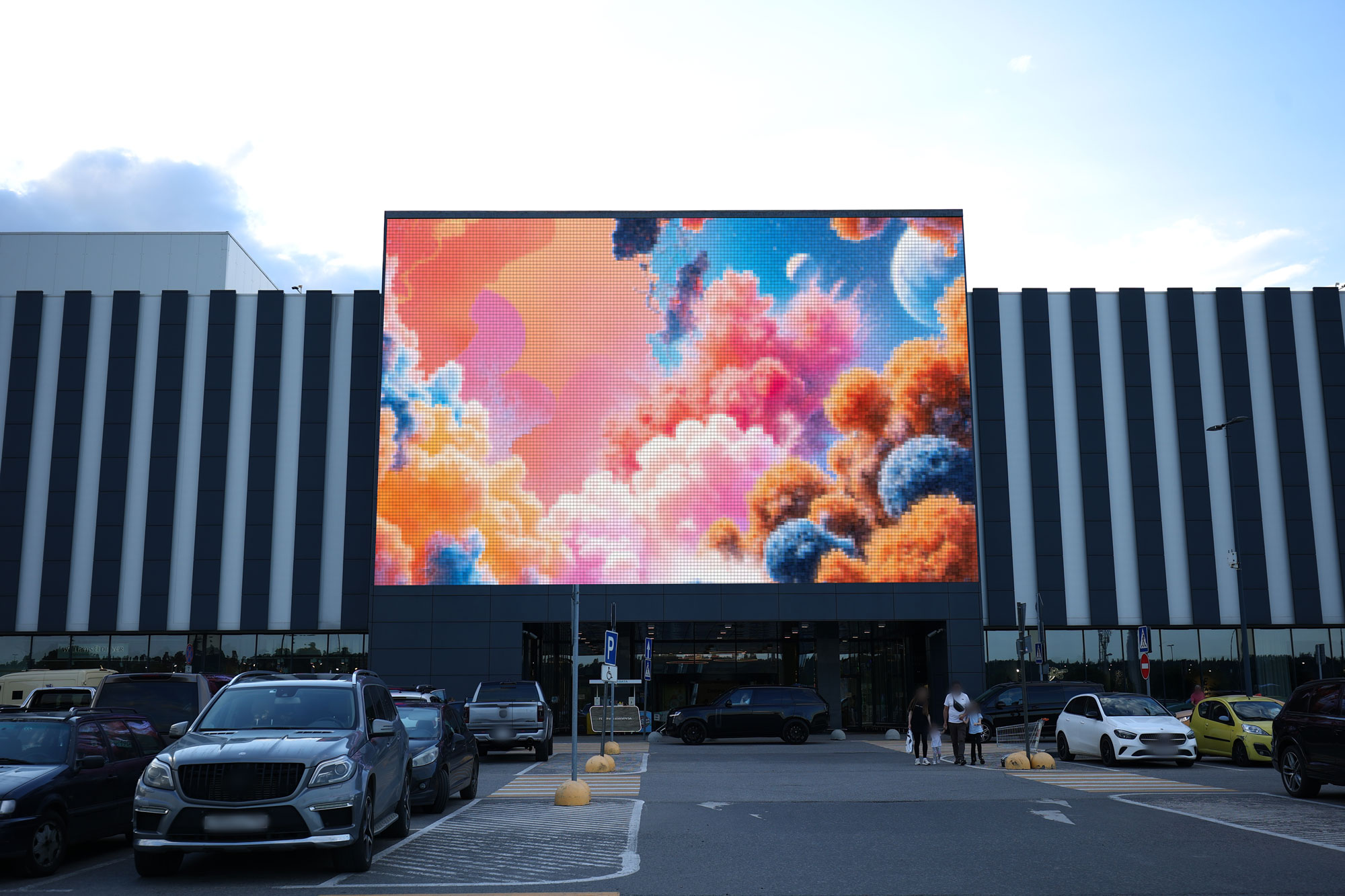 Digital Screen on 23 km Novorizhskoye Hwy (Riga Mall) 3