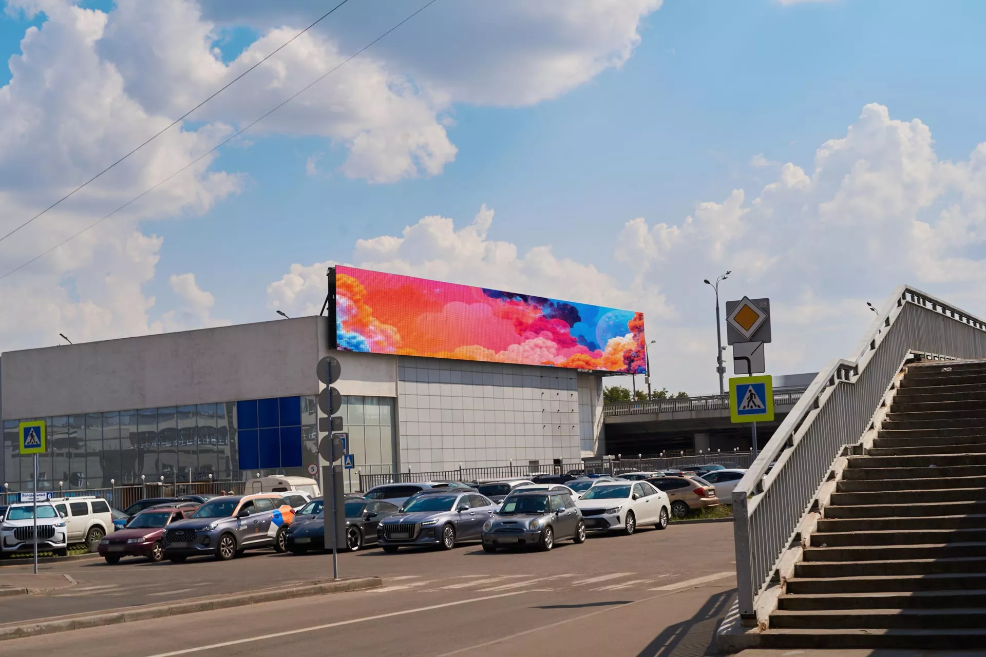 Digital Screen on 6 Kholodilny Ln. (TTK) 2
