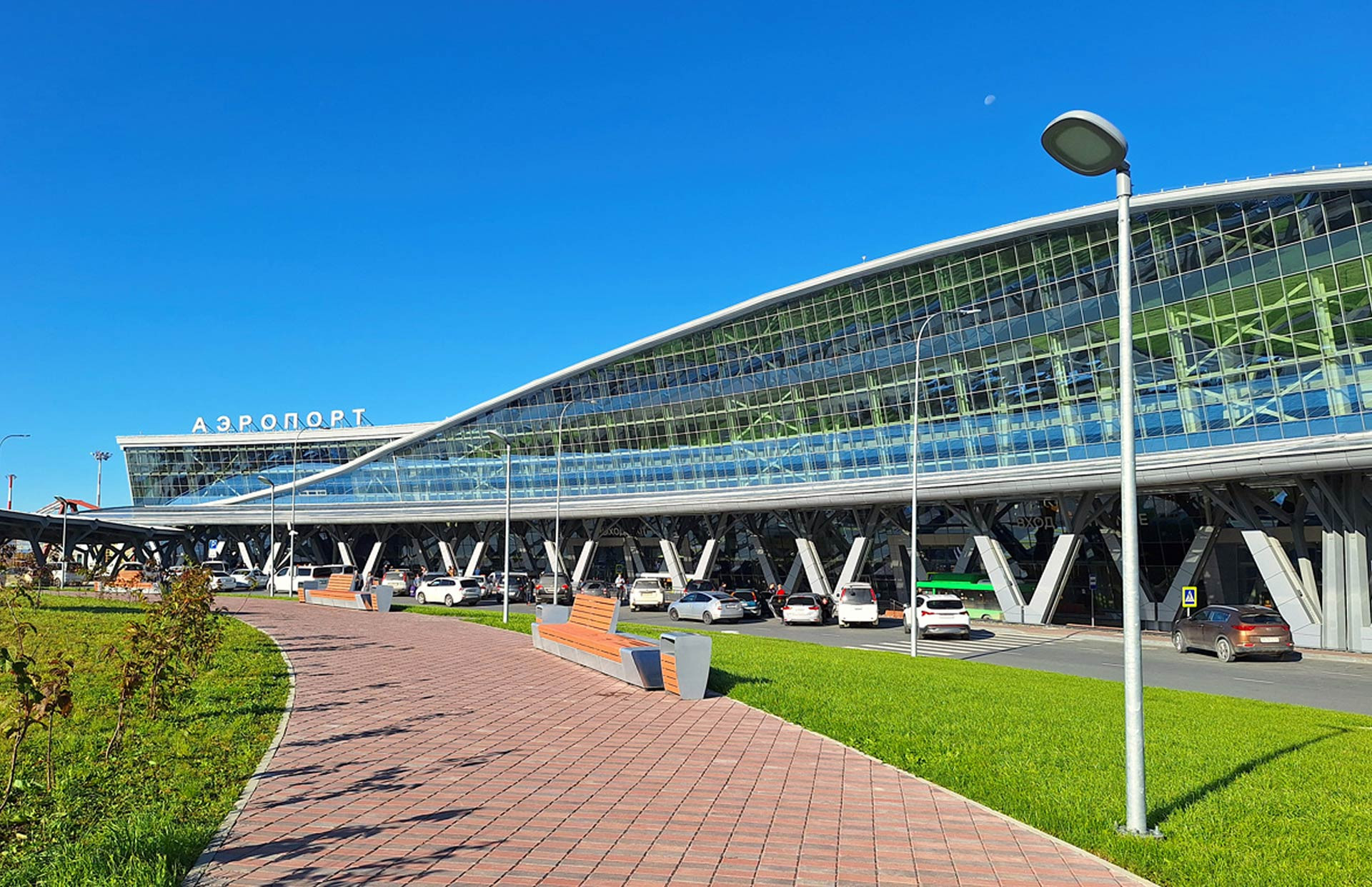 Advertising at Yuzhno-Sakhalinsk Airport (UUS)